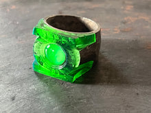 Load image into Gallery viewer, GL Movie Ring v2 w/ glow center