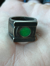 Load image into Gallery viewer, &quot;Lanterns&quot; Ring with Glow center
