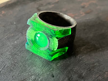 Load image into Gallery viewer, GL Movie Ring v2 w/ glow center
