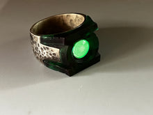 Load image into Gallery viewer, GL Movie Ring w/ glow center
