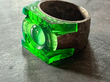 Load image into Gallery viewer, GL Movie Ring v2 w/ glow center
