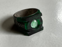 Load image into Gallery viewer, GL Movie Ring w/ glow center
